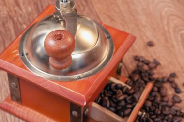 Vintage el ile kahve öğütücü ile fasulye