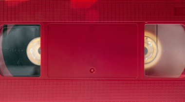 Beyaz arka plan üzerinde izole video kaset