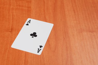 ahşap zemin üzerinde eski iskambil