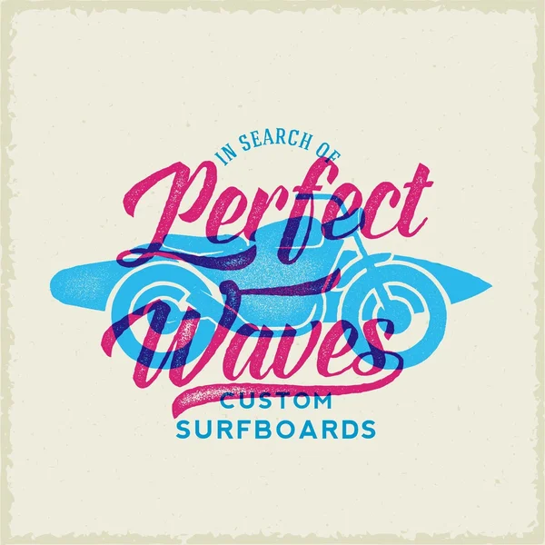 Bicicleta de olas perfecta con tabla de surf Abstract Retro Vector Label o Logo Template. Efecto de impresión vintage. Fondo texturizado. Bueno para carteles, impresiones de camisetas, etc. — Archivo Imágenes Vectoriales