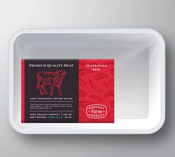 Обложка контейнера для векторного пластика говядины. Дизайн этикетки для упаковки мяса премиум качества. Ручной рисунок коровы, стейк, колбаса, крылья и ноги рисунок фон. — стоковый вектор