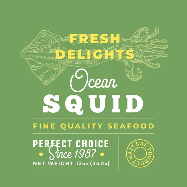 Fresh Seafood Delights Premium Quality Label. Abstrakt Vector Packaging Design Layout. Retro typografie s ohraničením a ručně kreslené olihně siluety pozadí — Stockový vektor