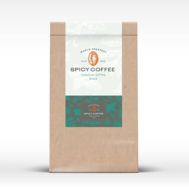 Baharatlı Kahve Zulası Kağıt Torba Ürün Etiketi. Gerçekçi Gölgelerle Soyut Vektör Tasarım Düzeni. Modern Typography and Hand Drawn Fasulye ve Baharat Deseni.