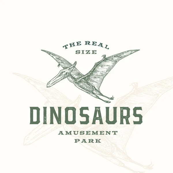 Real Size Dinosauři Zábavní park Abstraktní znak, symbol nebo logo šablony. Ručně kreslený létající terdaktyl s prémiovou typografií a pozadím. Stylová koncepce vektorového znaku. — Stockový vektor