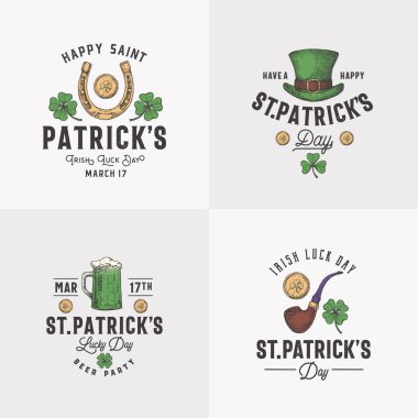 Klasik Aziz Patrick Günü Logoları ya da Etiket Şablonları Ayarlandı. El Çizimi Cüce Cin Şapka, Bozuk Para, Bira, Pipo ve Shamrock, Retro Typography ile Çizimler Yapıyor. Kalitesiz doku arka planı. İzole edilmiş
