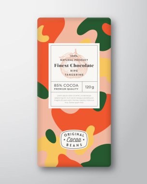 Mandalina Çikolata Etiketi. Gerçekçi Gölgelerle Soyut Şekil Vektör Tasarım Düzeni. Modern Typography, Hand Drawn Fruit Silhouette ve Renkli Kamuflaj Model Arkaplanı. İzole edilmiş