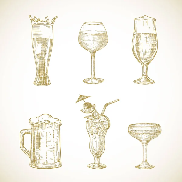 Ensemble de croquis de boissons vectorielles. Collection d'illustrations de verres à vin, de tasses à bière et de boissons cocktail dessinées à la main. Isolé — Image vectorielle