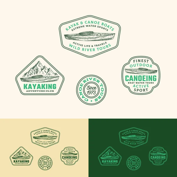 Kayak Segni astratti della struttura, etichette o collezione di modelli di logo. Kayak disegnato a mano o barca in canoa e montagne Lanscape Sketch con tipografia. Pacchetto Emblemi vettoriali di sport acquatici. Isolato — Vettoriale Stock