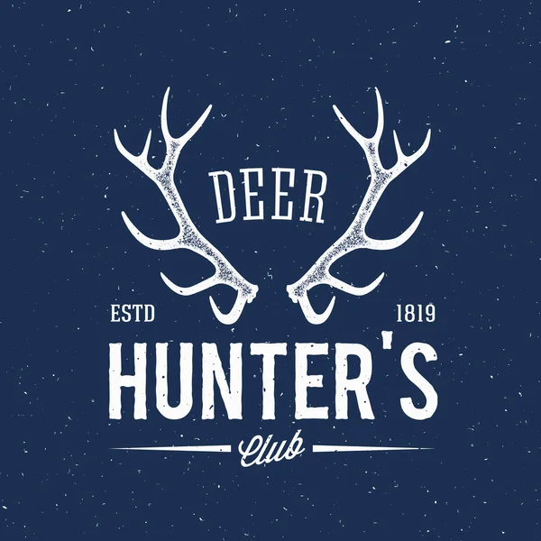 Jeleń Hunters Club streszczenie Vintage etykieta lub Logo szablon z poroża i typografii Retro — Wektor stockowy