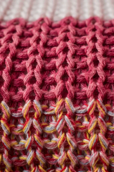 스웨터 분홍빛 노란색 질감의 — 스톡 사진