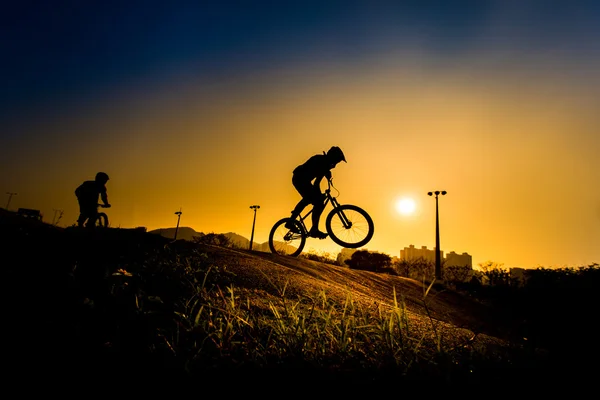 Silhouette Of Stunt Bmx Rider — Stock Photo, Image