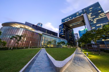 Ofis Binası ve park