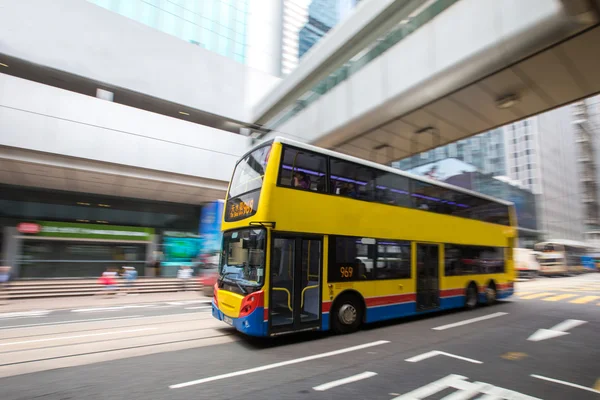 Автобусного подорожі з розмита руху в центральній з Hong Kong — стокове фото