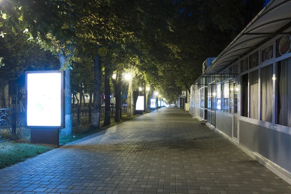 Sidewalk on the prospectus of Kirov (Pyatigorsk, Russia) at 5 o' — Stock fotografie