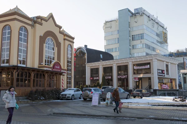 Kurortny Blvd en la ciudad turística de Kislovodsk (Rusia ) — Foto de Stock