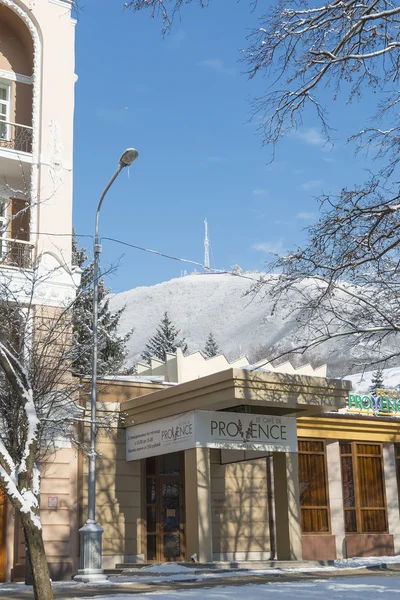 Szczyt góry Mashuk z Avenue Kirowa w Piatigorsku — Zdjęcie stockowe