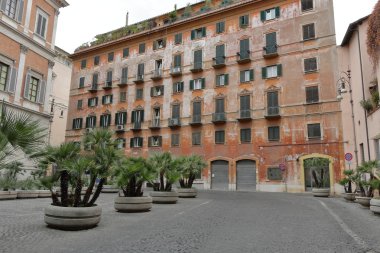 Eski ev ile panjurlar Windows Roma, İtalya