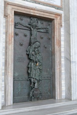 Roma. Papa'nın Archbasilica Lateran'daki St John kutsal kapı