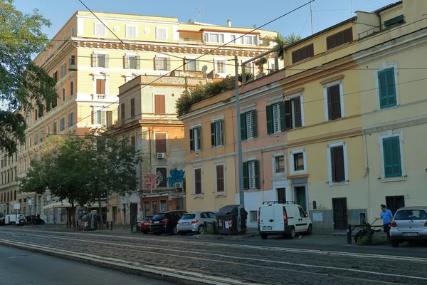 Roma, Itália.Rua Via di Porta Maggiore de manhã . — Fotografia de Stock