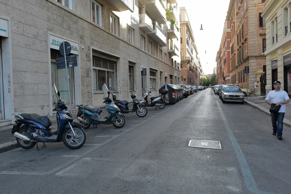 Plazas de aparcamiento en la calle de Roma — Foto de Stock
