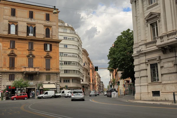 Streets of Rome with moving vehicles. Italy — Stock Photo, Image