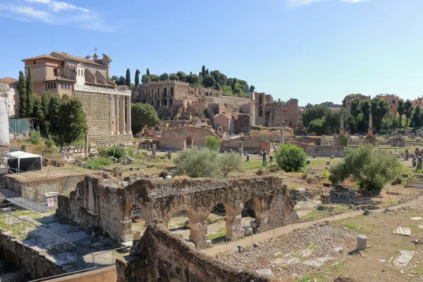 Ruínas de Foro di Nerva em Roma, Itália — Fotografia de Stock