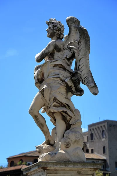 Angelo con l'iscrizione a Roma, Italia — Foto Stock