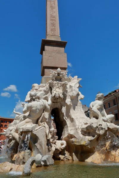 Rome, Italy. Fountain of the four Rivers with Egyptian obelisk. — Stock Photo, Image