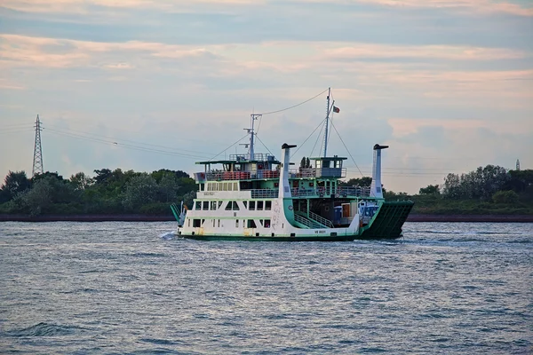 Feribot Tekne Marco Polo 1 Venedik, İtalya — Stok fotoğraf