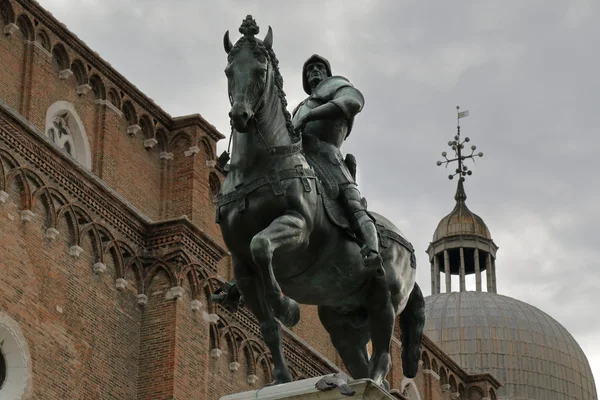 Equestrian statue of Bartolomeo Colleoni in Venice, Italy — Stock Photo, Image