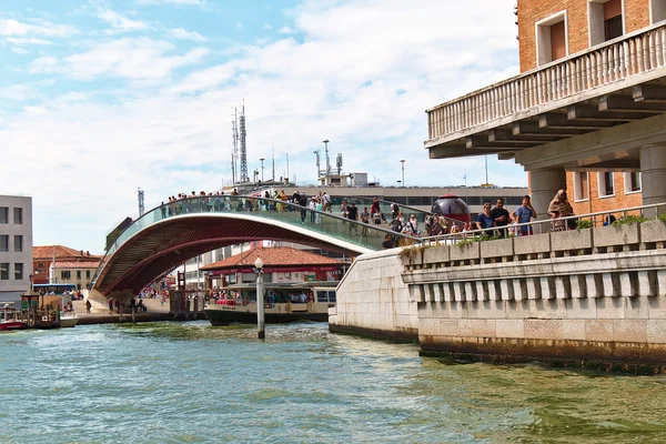Ponte della Costituzione sur le Grand Canal. Venise, Italie — Photo