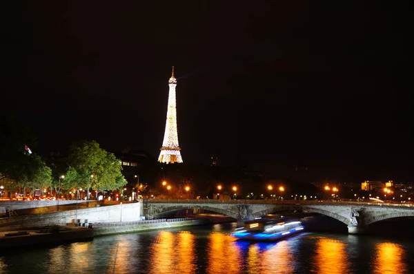 Torre Eiffel Por Noche —  Fotos de Stock