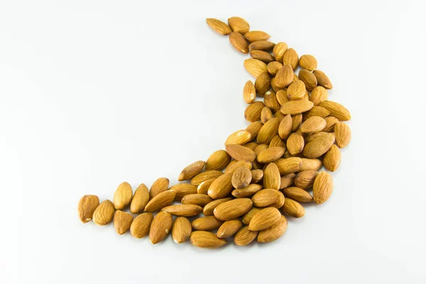 Geschälte Mandeln Nüsse isoliert auf weißem Hintergrund — Stockfoto