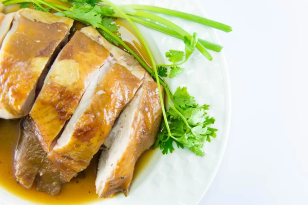 Haşlanmış tavuk balık sosu ve soğan ile