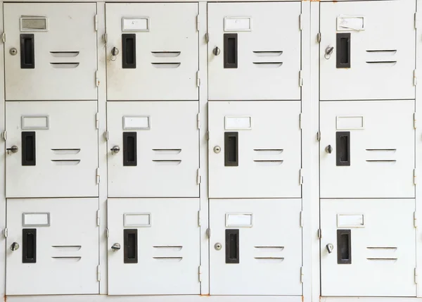 dolap dolapları soyunma odasında.