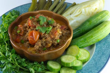 Nam Prik Aong (Tay adı) (Kuzey Tayland et ve domates baharatlı D