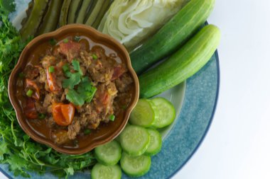 Nam Prik Aong (Tay adı) (Kuzey Tayland et ve domates baharatlı D