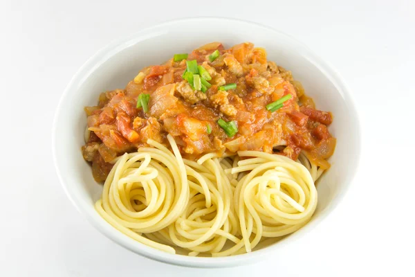 Spaghetti con carne di maiale macinata e salsa di pomodoro . — Foto Stock