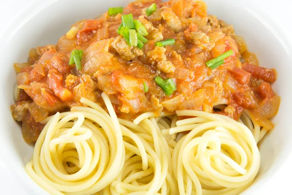 Spaghetti con carne di maiale macinata e salsa di pomodoro . — Foto Stock