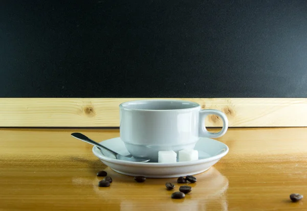 큐브 설탕 커피 콩의 정 A 컵 — 스톡 사진