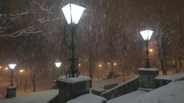Kar fırtınası gece lambası