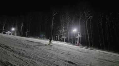 İnsanlar geceleri Kayak