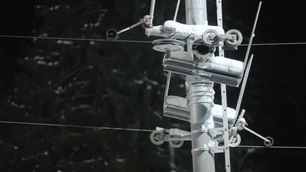 Ski lift pulley and cable — Stock Video