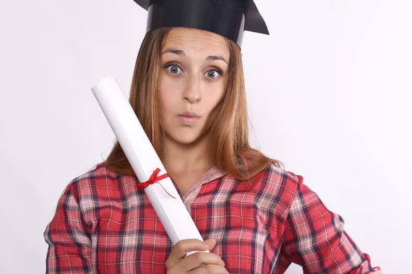 Joven graduada con gorra y diploma . — Foto de Stock