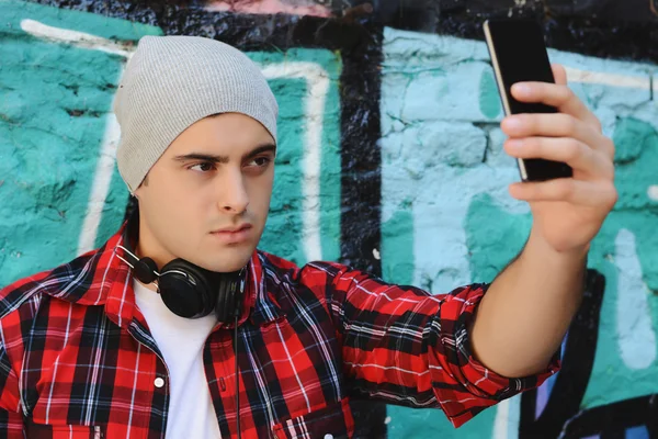 Latin ember vesz egy selfie — Stock Fotó