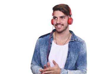 yakışıklı delikanlı müzik 