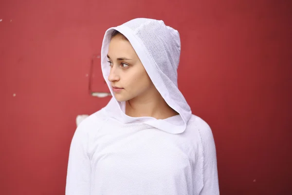 Porträt einer schönen Frau mit Sportkleidung. — Stockfoto