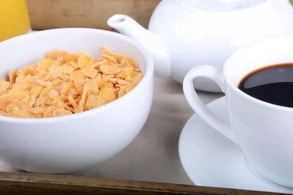 Поднос для завтрака с кофе и зерновыми . — стоковое фото