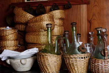 eski şarap şişeleri