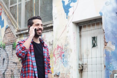 Evet genç latin adam.